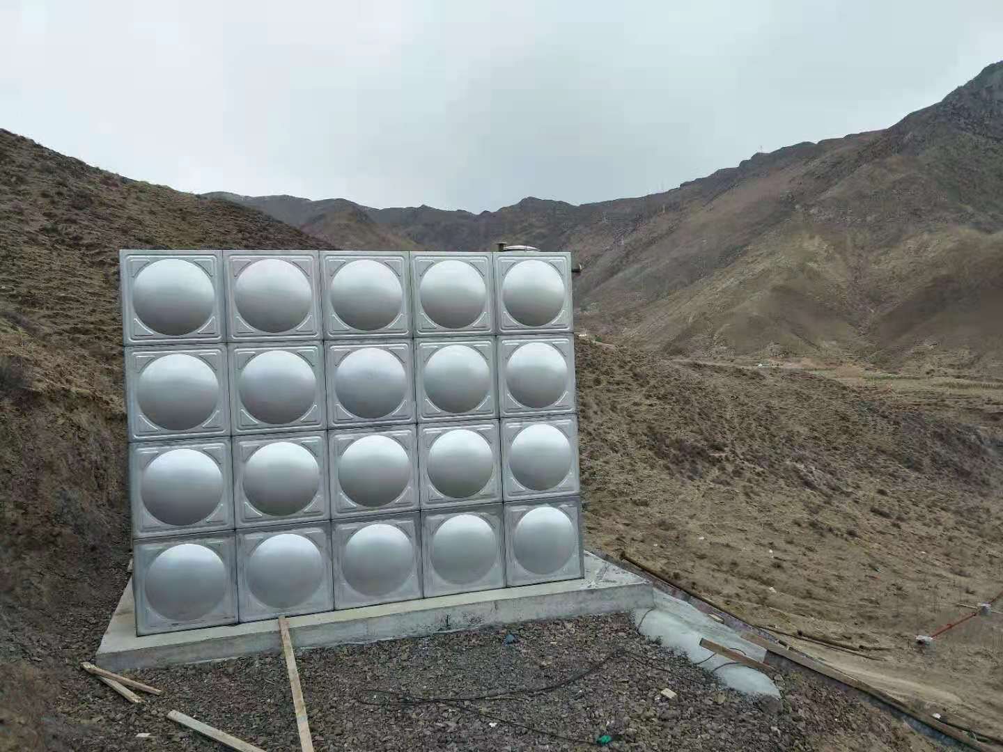 郴州不銹鋼水箱價格的衡量依據(jù)及其安裝注意事項